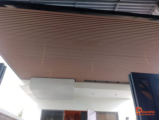 Thi Công Và Giá Thành Trần Lam Gỗ Nhựa Số 1 Lâm Đồng